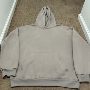 Comfrt Oversized Travel Hoodie Stone Size XL *Blemish On Sleeve